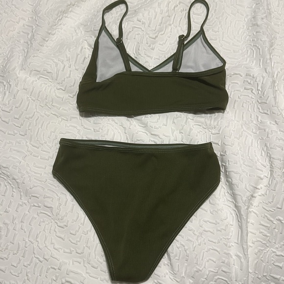 Green swim suit - Picture 2 of 2